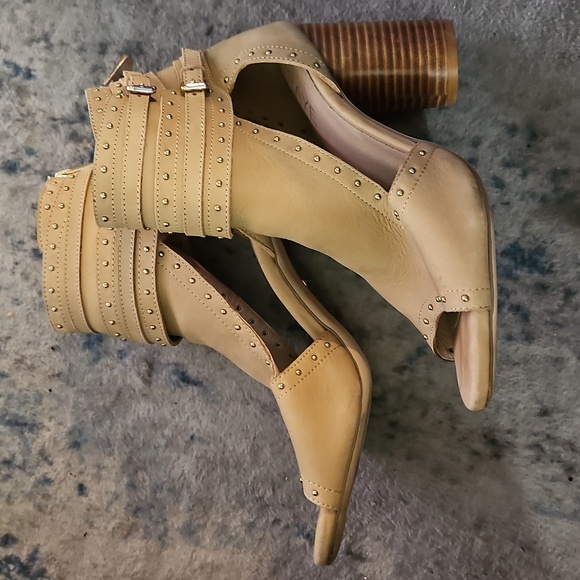 Tan Raye 'Matty' Studded Cutout Sandal - 7 - Picture 10 of 10